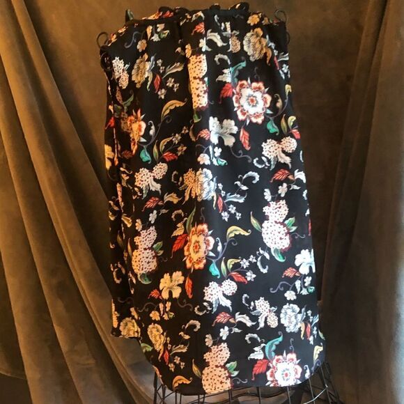 Violet + Claire sleeveless top. Sz Med - Picture 2 of 3